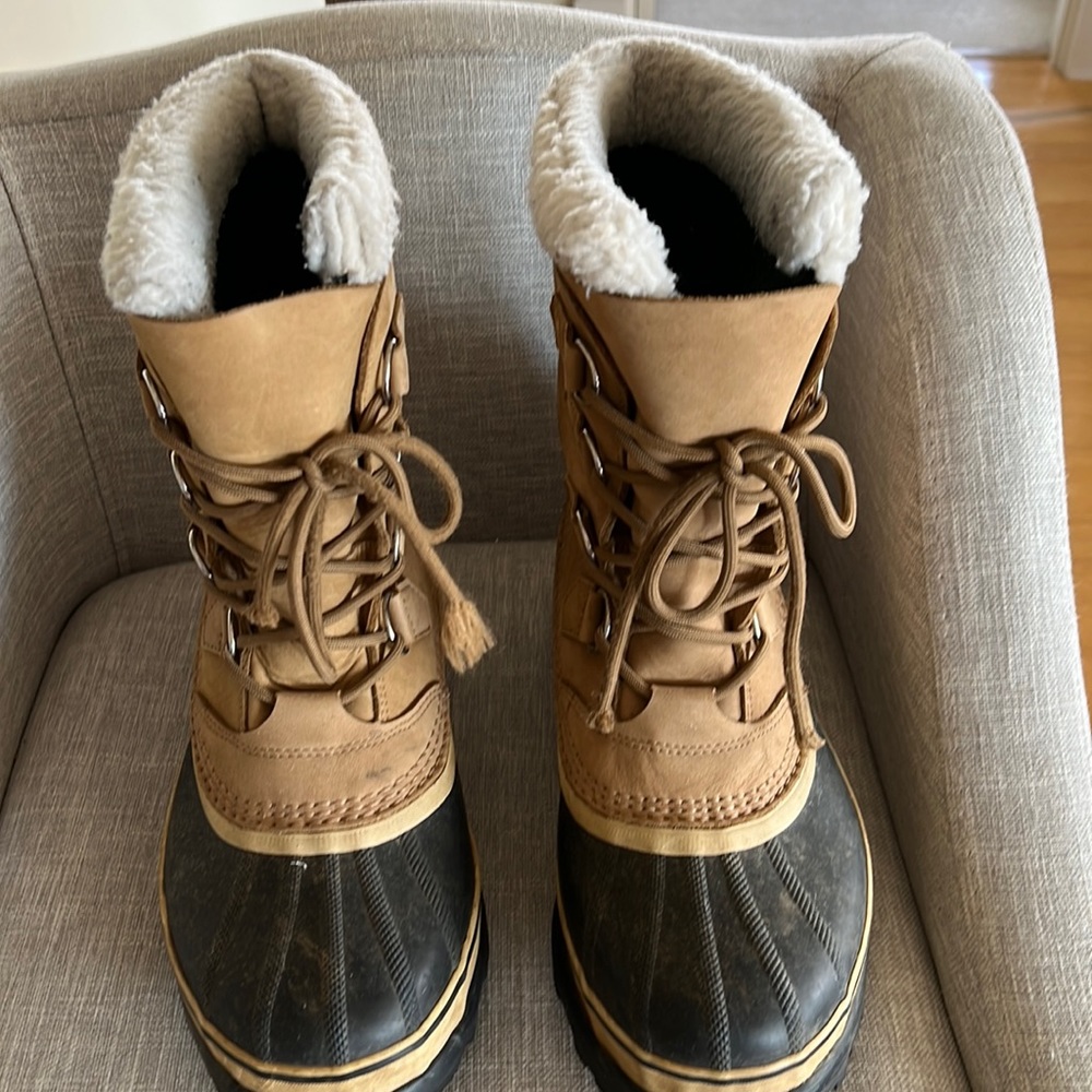 COPY - Sorel boots - very worn